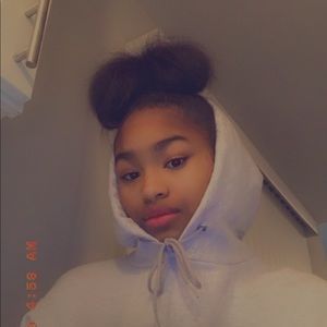 Meet your Posher, Myla